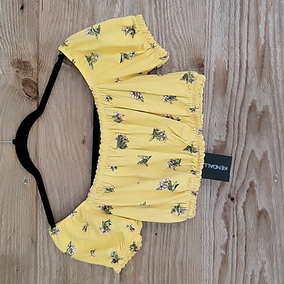 Ardene x Kendall & Kylie Size Medium Yellow Floral Printed Crop Top NWT - Picture 5 of 8